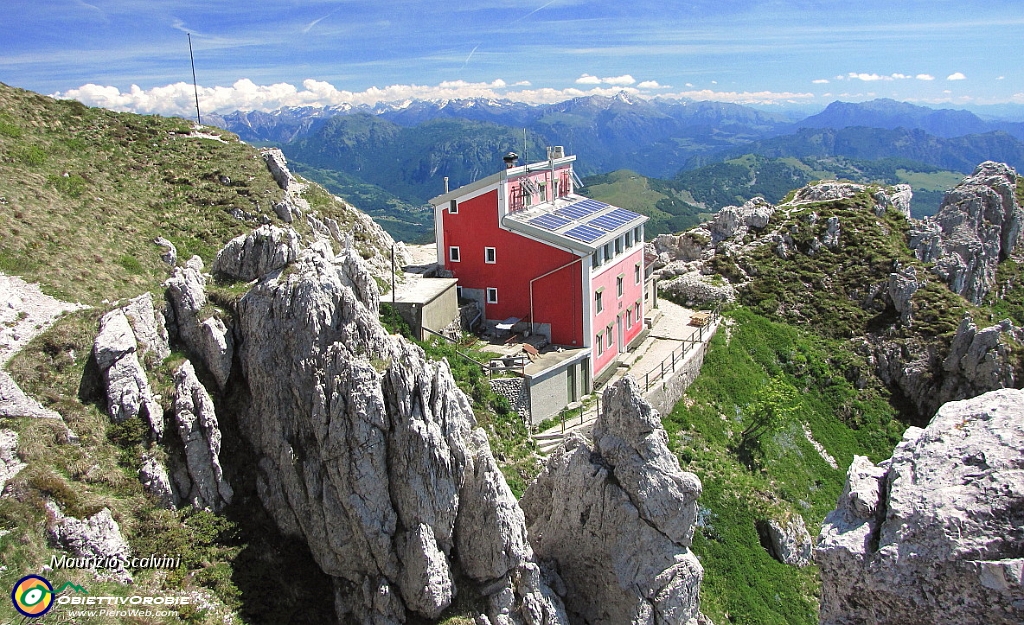 64 Rifugio Azzoni e Orobie.....JPG